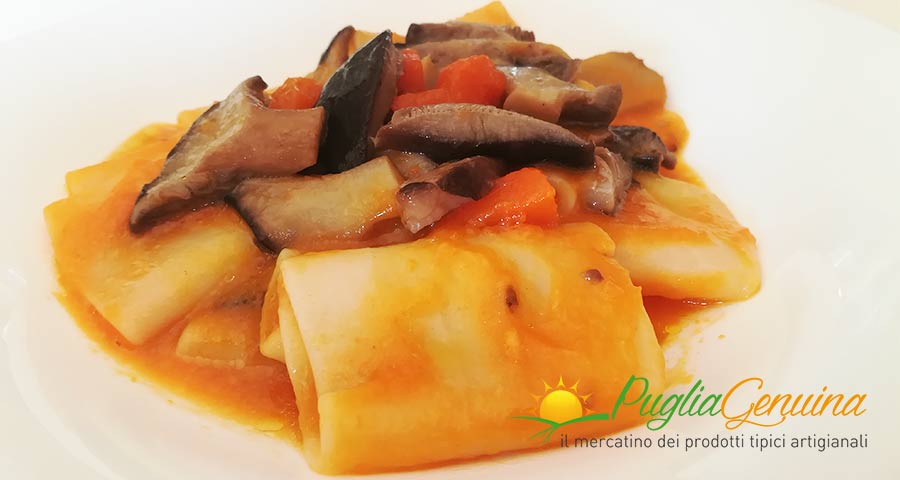 Paccheri con funghi cardoncelli e crema di zucca